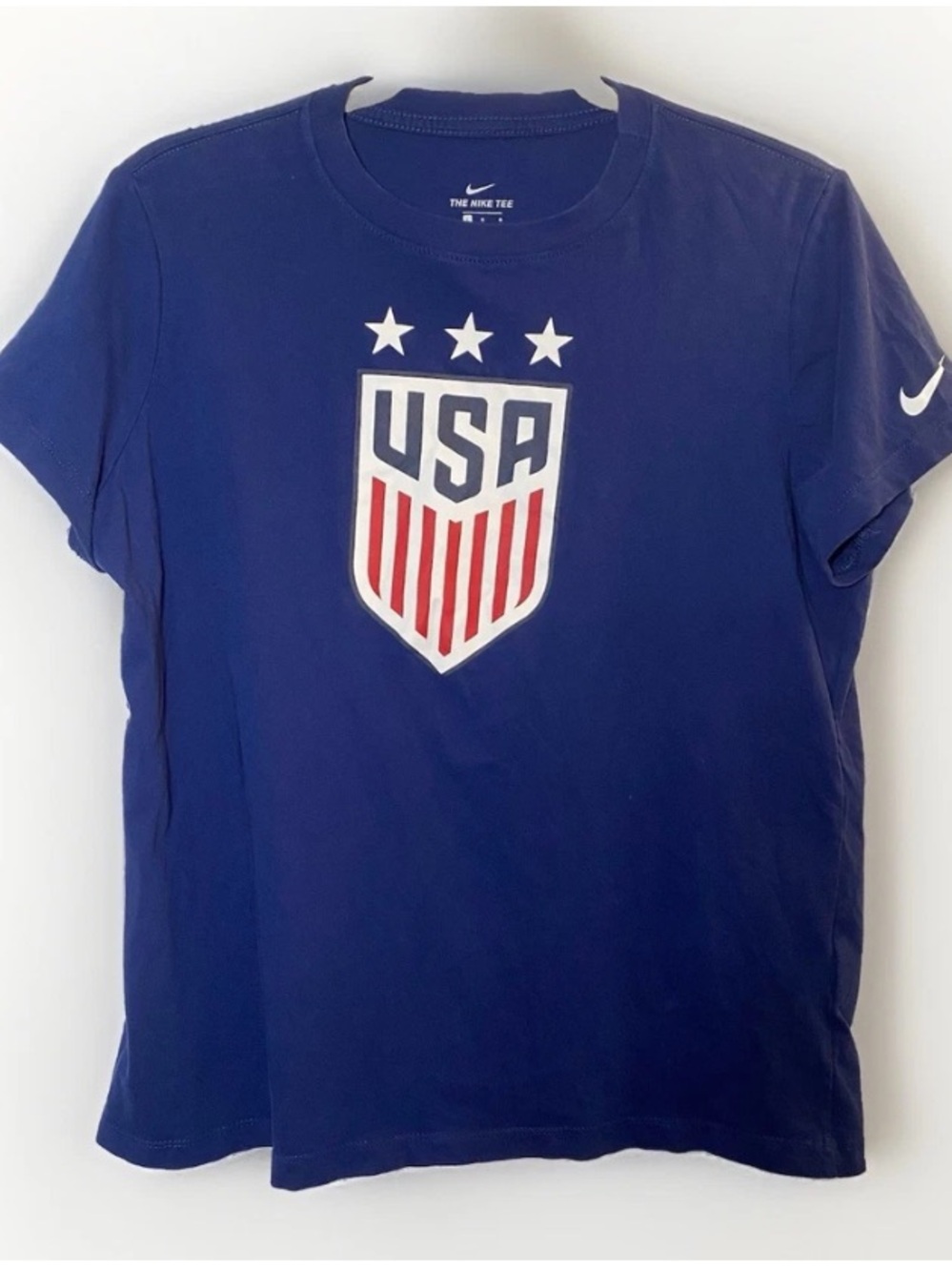 Nike Women’s Large Blue USA Soccer Crest Graphic Print Tee Logo Swoosh